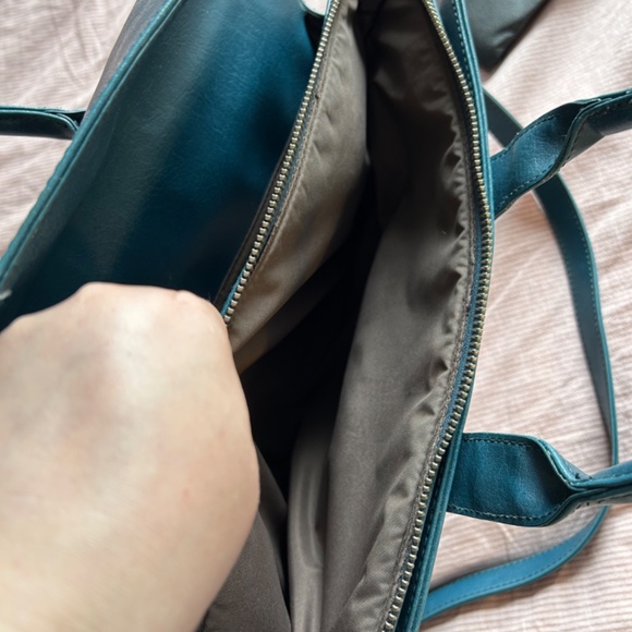 Matt & Nat Laptop Bag - Picture 3 of 9